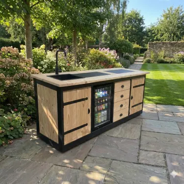 Buitenkeuken Cork | 70 Liter Koelkast | Met Wasbak | Zwart Omlijst | Douglas Hout