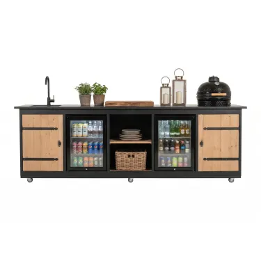 Buitenkeuken Manchester | Koelkast 70 liter 2 x | Douglas Hout | Kruishengen | Zwenkwielen | Zwart omlijst | Wasbak en kraan | 18 inch kamado | 12 mm gesinterd stenen blad
