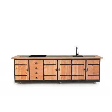 Buitenkeuken Brugge | Douglas Hout | Kruishengen | Wasbak en kraan | 4 pits inductie | Wasbak en kraan | Zwart omlijst